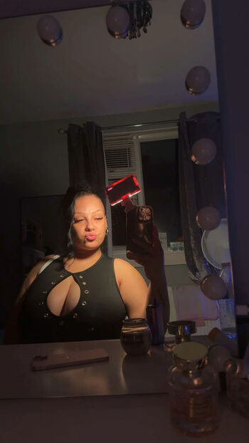 Full leaked Ellielea private photo