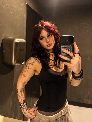 Full leaked Elliemoore private photo