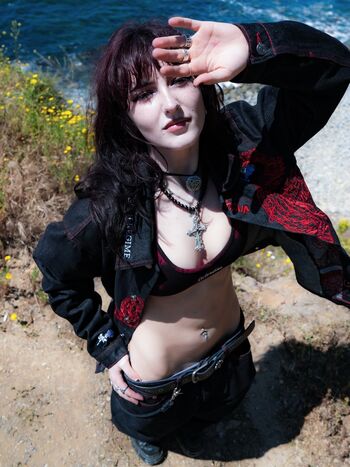 Full leaked Elliemoore private photo