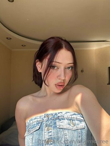 Full leaked Elliemooree private photo