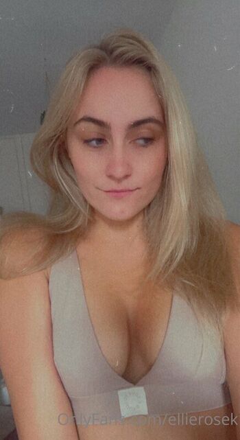 Full leaked Ellierosek page private photo