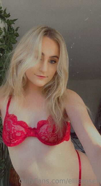 Full leaked Ellierosek page private photo