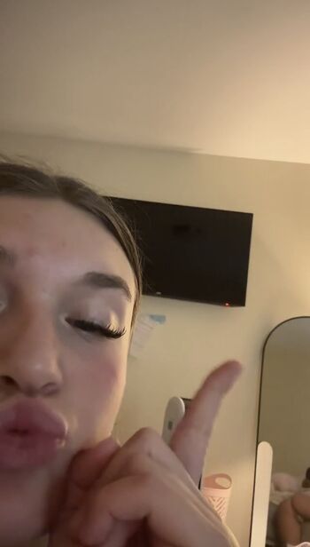 Full leaked Elliya private photo