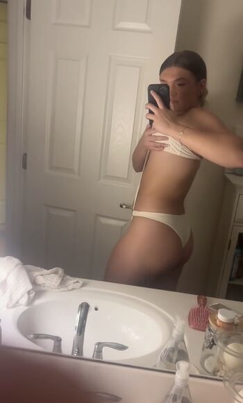 Full leaked Elliya private photo