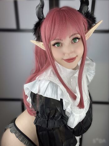 Full leaked Ellychan private photo