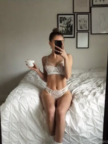 Full leaked Ellyserose private photo
