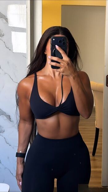 Full leaked Elmaysah private photo