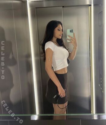 Full leaked Elquaria private photo
