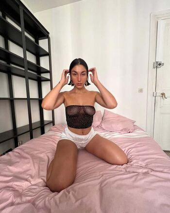 Full leaked Elssyli chanteuse private photo