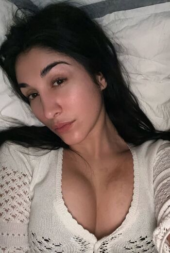 Full leaked Elssyli chanteuse private photo