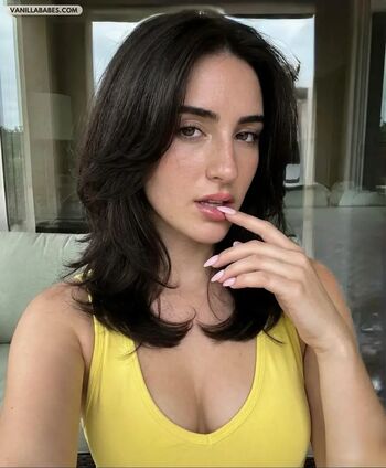 Full leaked Elyana blu private photo