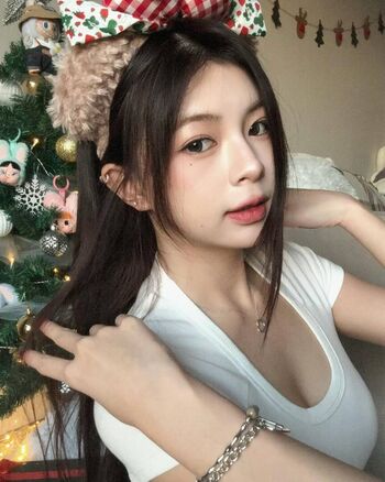 Elyn Leong