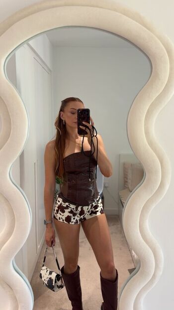 Full leaked Elz the witch private photo
