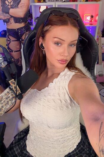 Full leaked Elz the witch page private photo