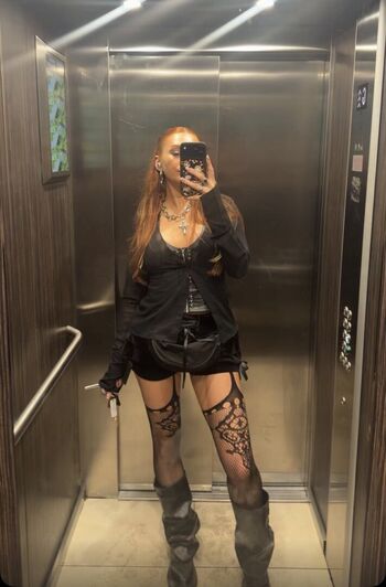 Full leaked Elzthewitch page private photo
