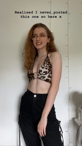 Full leaked Em cavell private photo