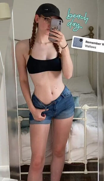 Full leaked Em cavell private photo