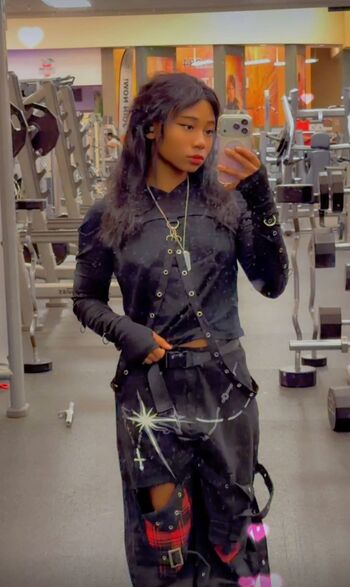 Full leaked Em emmuscled private photo
