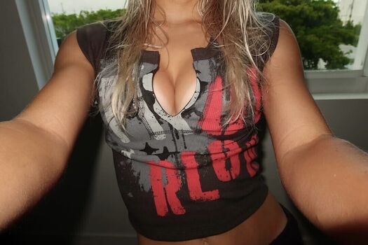 Full leaked Em marie page private photo