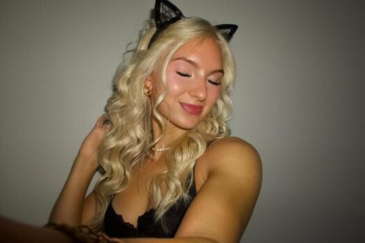 Full leaked Em marie page private photo