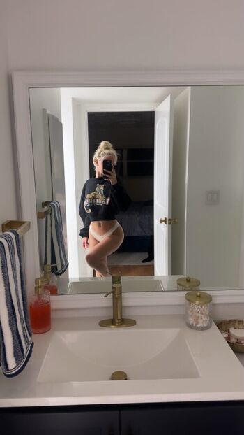 Full leaked Em marie page private photo