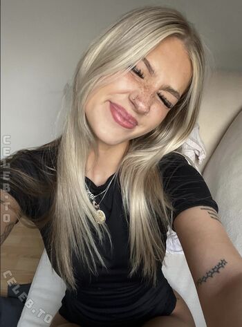 Full leaked Emlyemma private photo