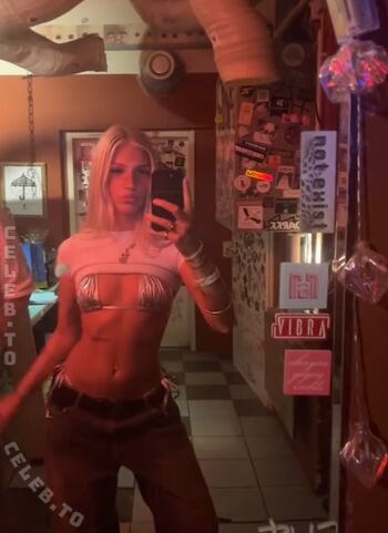Full leaked Emlyemma private photo