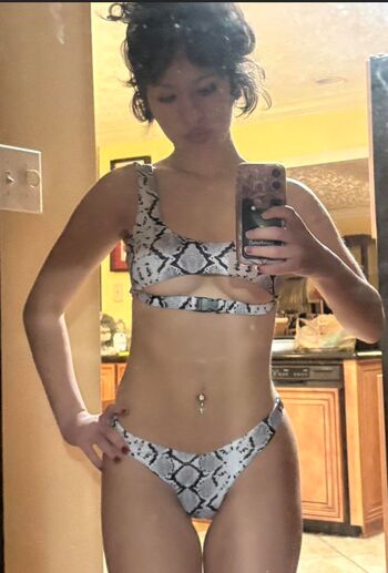 Full leaked Emaleah christou private photo