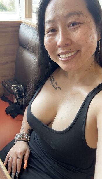 Full leaked Emelh page private photo