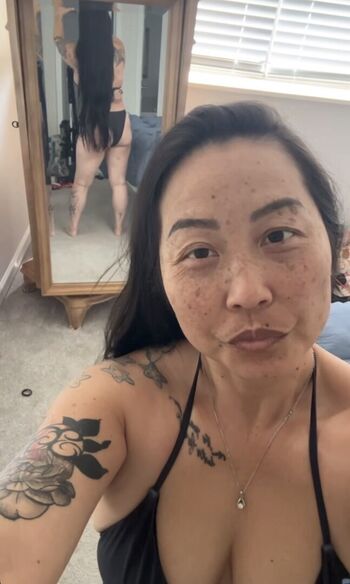 Full leaked Emelh private photo