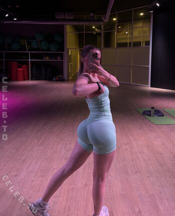 Full leaked Emelie amber private photo
