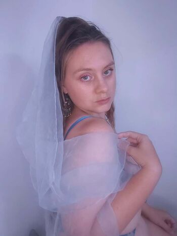 Full leaked Emeline parent private photo