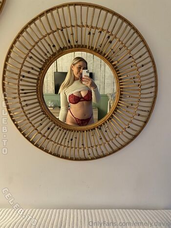 Full leaked Emely davis private photo
