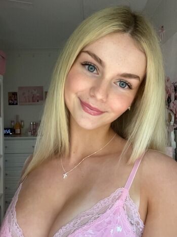 Full leaked Emi howard private photo