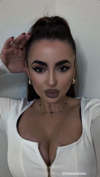 Full leaked Emi la private photo