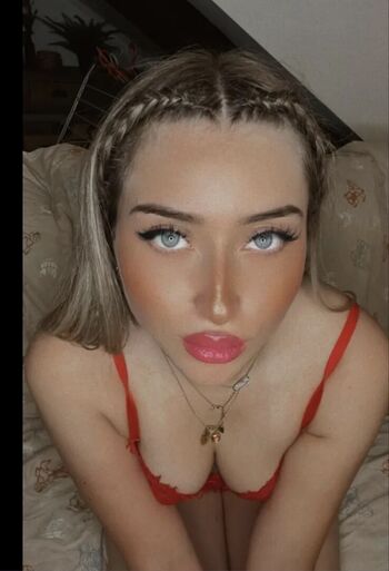 Full leaked Emibondi private photo