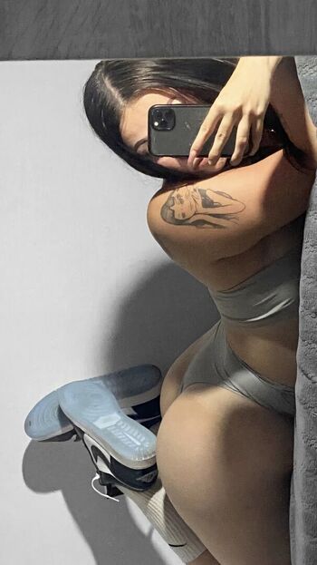 Full leaked Emily private photo