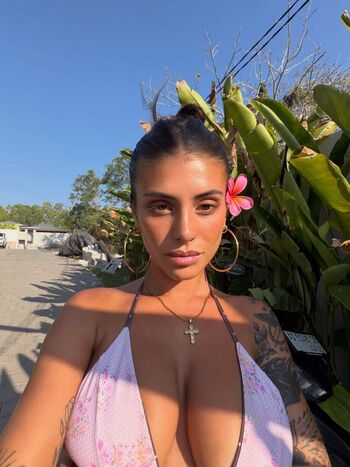 Full leaked Emiiby page private photo