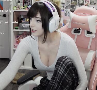 Full leaked Emiki private photo