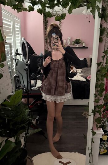 Full leaked Emiki page private photo