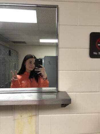 Full leaked Emileesilvey private photo