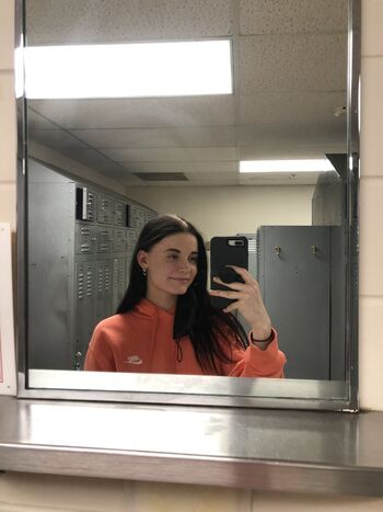 Full leaked Emileesilvey private photo