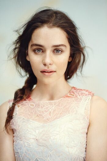 Full leaked Emilia clarke page private photo