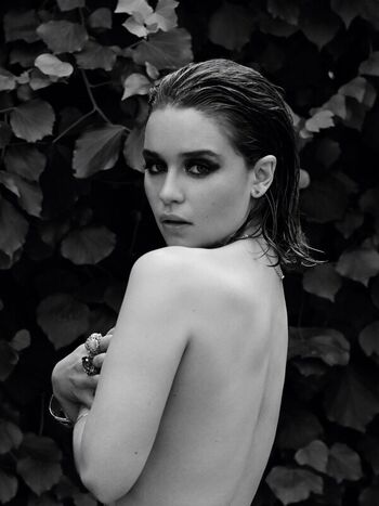 Full leaked Emilia clarke page private photo