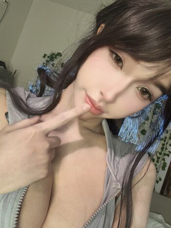Full leaked Emiliabear private photo