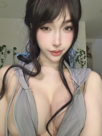 Full leaked Emiliabear private photo