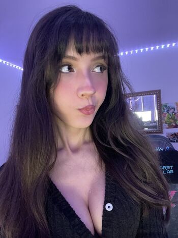 Full leaked Emiliacosplay private photo