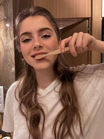 Full leaked Emiliallure private photo