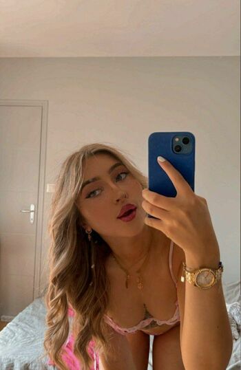 Full leaked Emiliavssr private photo