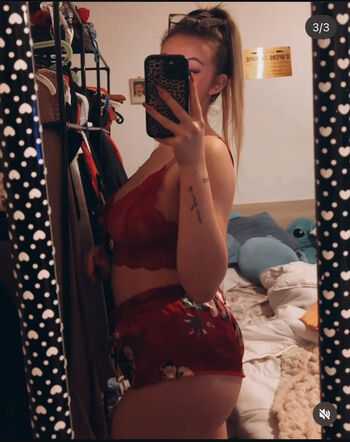 Full leaked Emilie hoet private photo